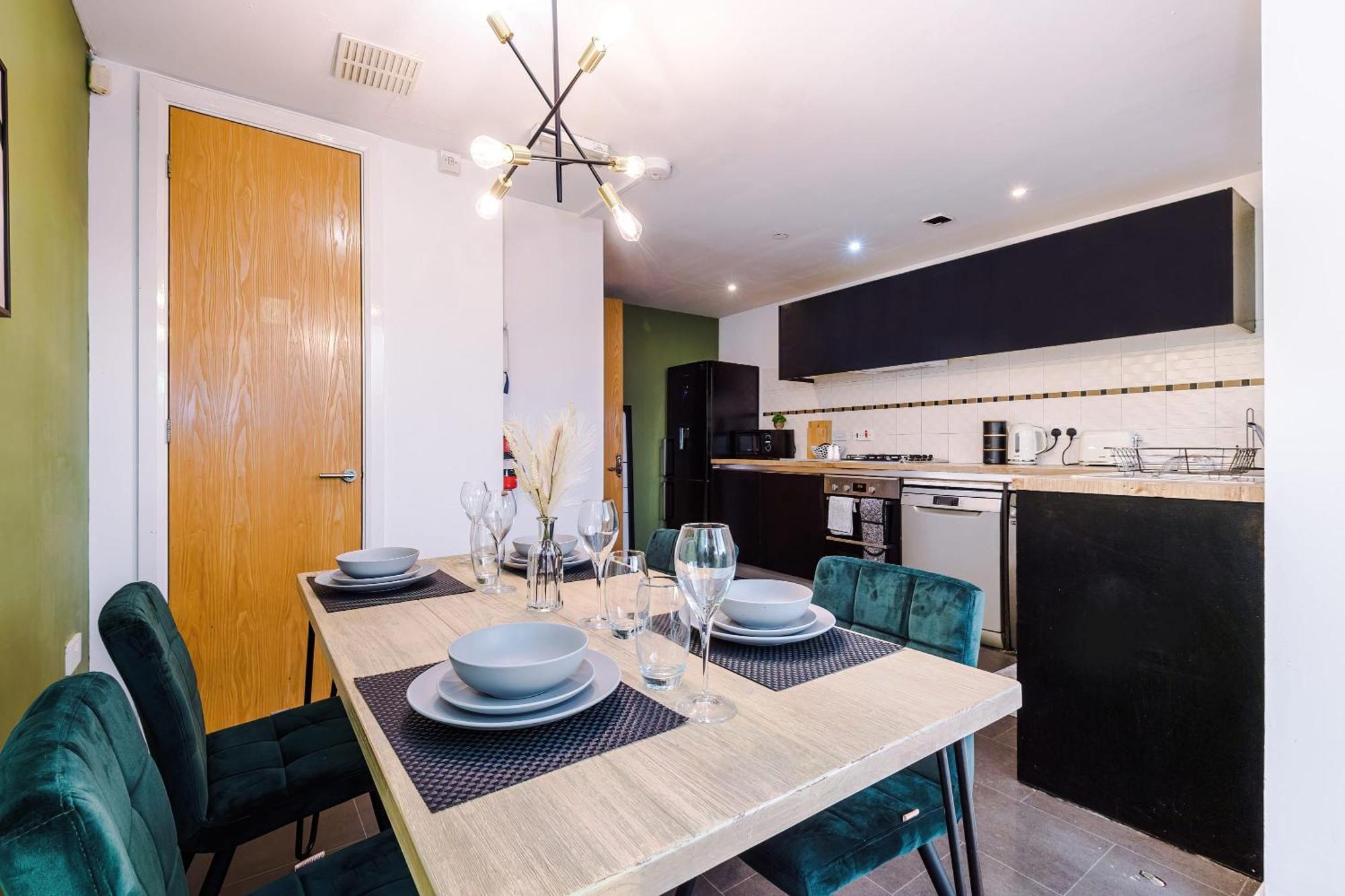 Rest&Recharge At A Spacious Townhouse By The Etihad Villa Manchester Esterno foto